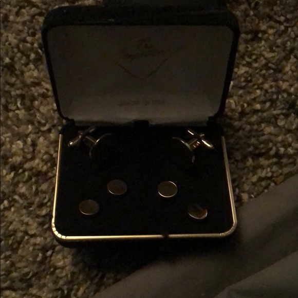 Men’s Cuff Links - Picture 1 of 8